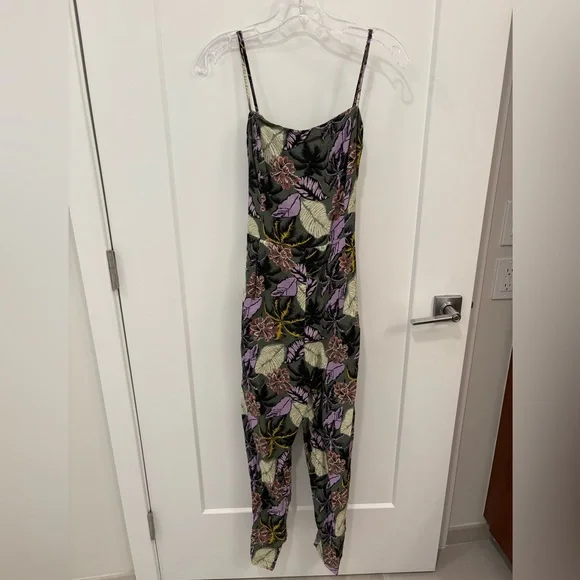 Lush Purple Green Tropical Front Tie Jumpsuit Size Medium - Picture 2 of 12